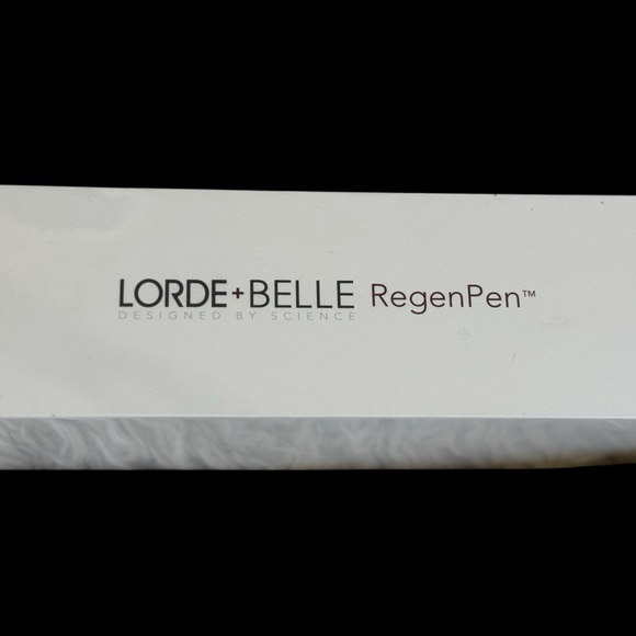 White Skincare Tool RegenPen